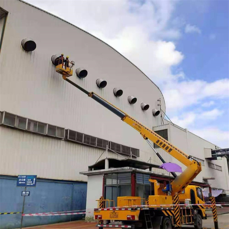 栾川高空作业车出租服务：专业广告牌安装解决方案