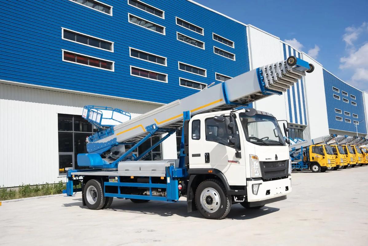 栾川出租云梯车高空作业车 建筑垃圾搬运