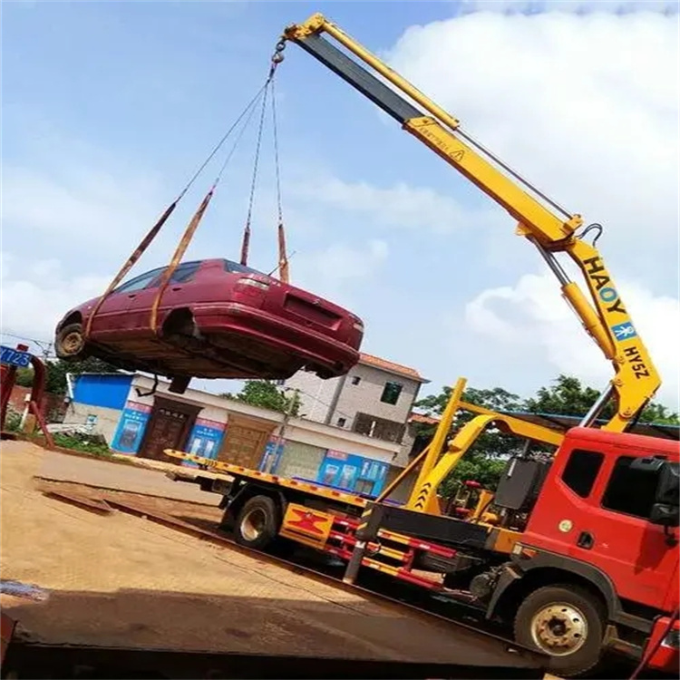 栾川吊车吊汽车的正确方法